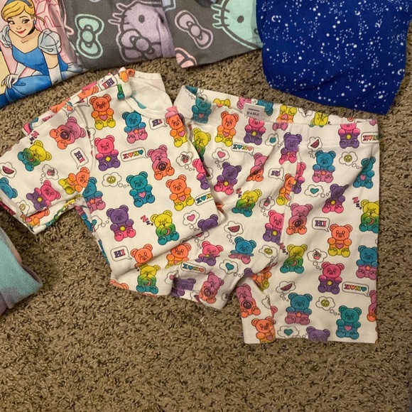 Girls pajamas sizes 6-8 - Picture 4 of 4